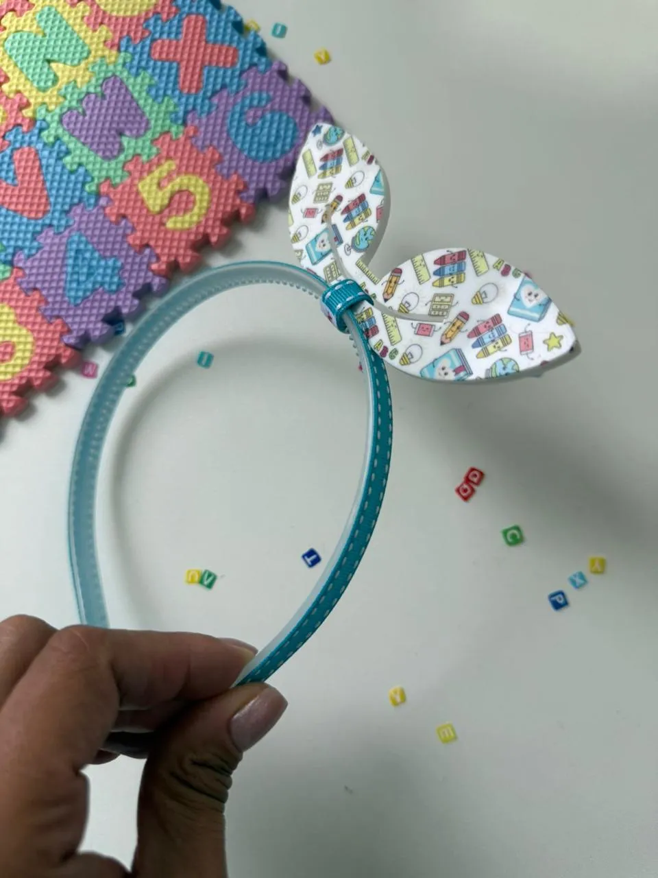 Tiara com Laço acrilico