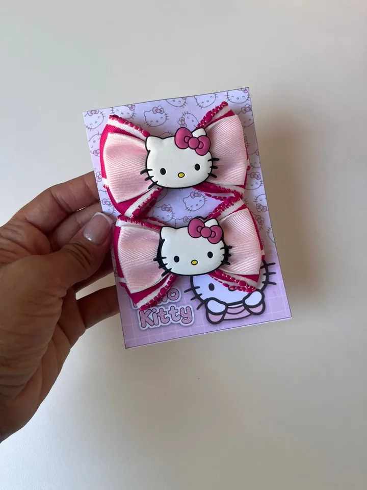 Parzinho na Xuxinha Hello Kitty