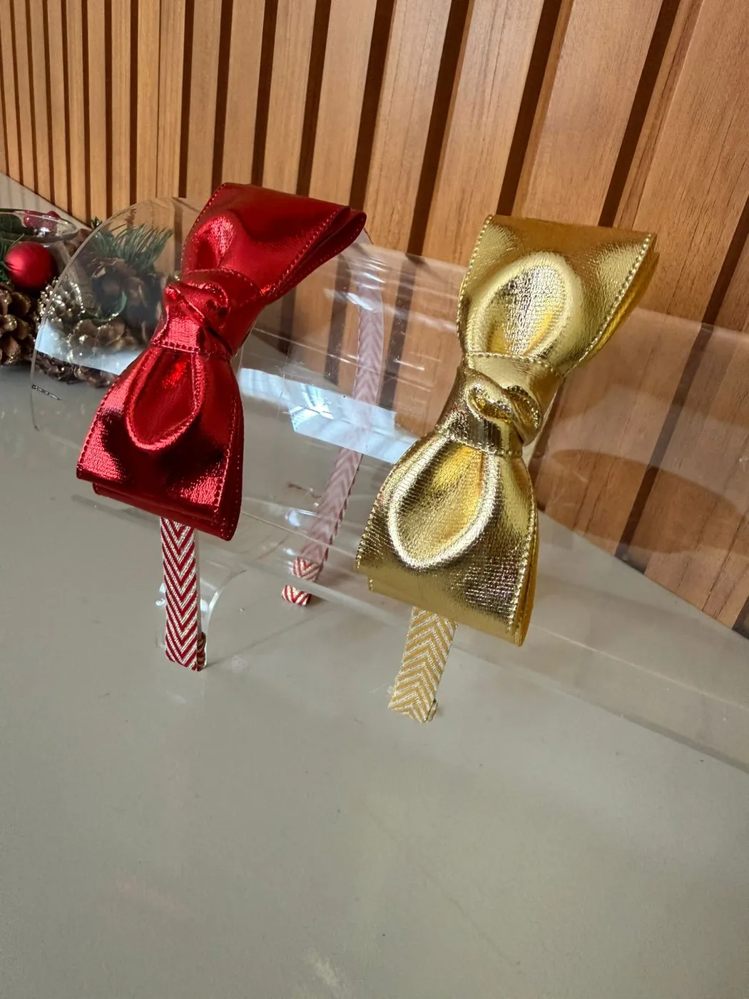 Duo de Tiaras Laço Metalizado Vermelho e Dourado