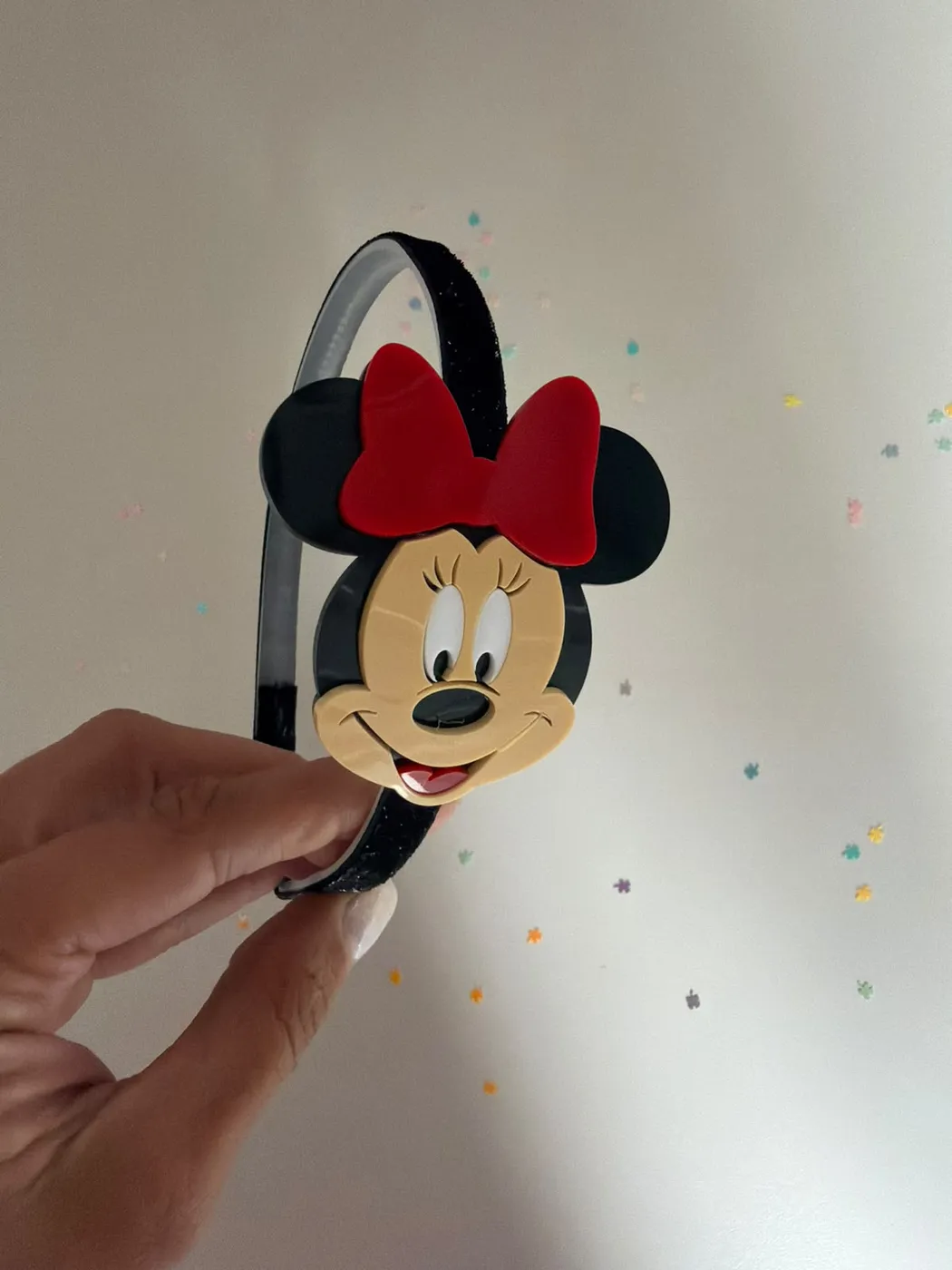 Tiara Minnie Preta com Laço Vermelho