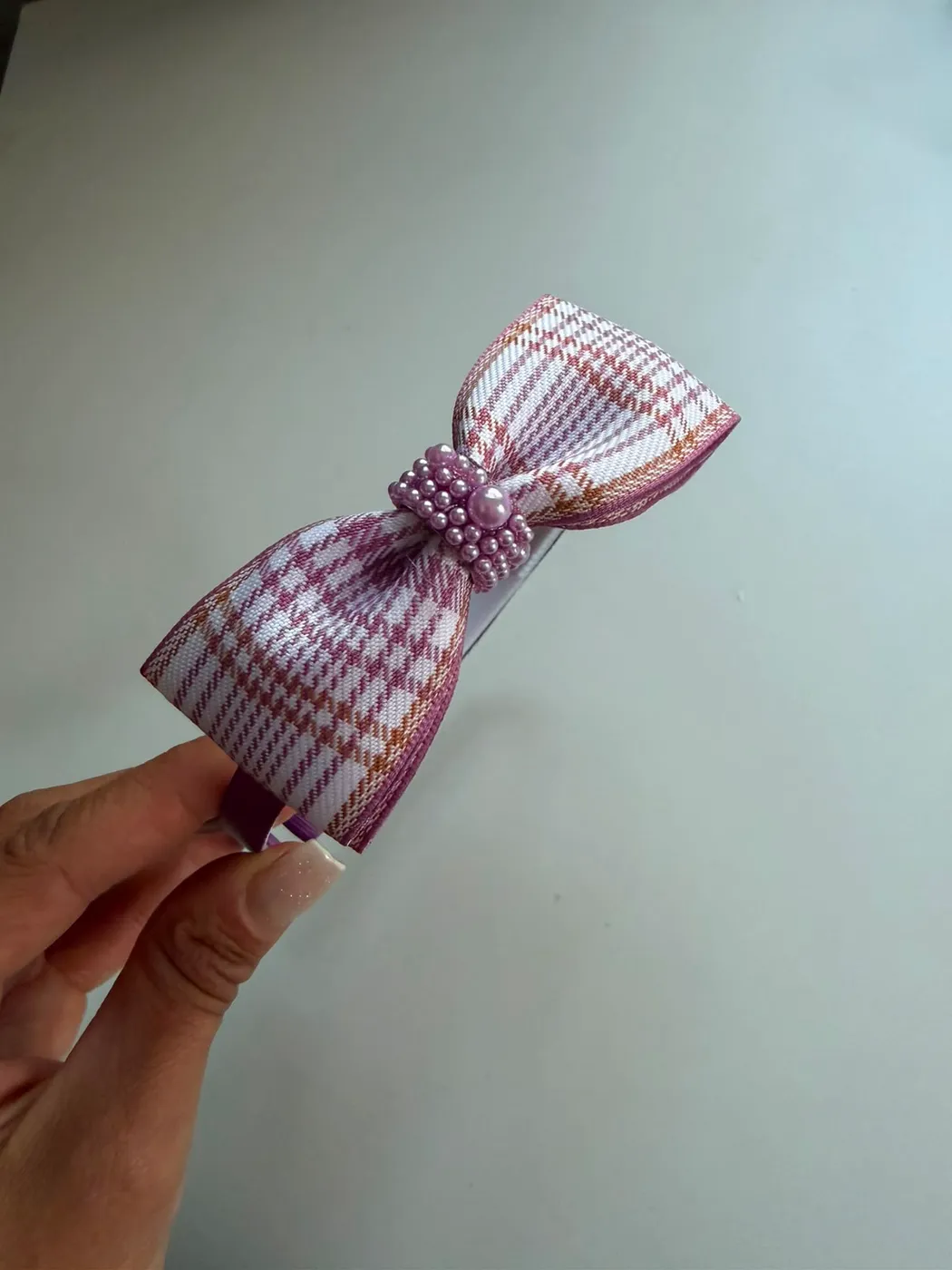 Tiara Laço Xadrez Rosa com Pérola