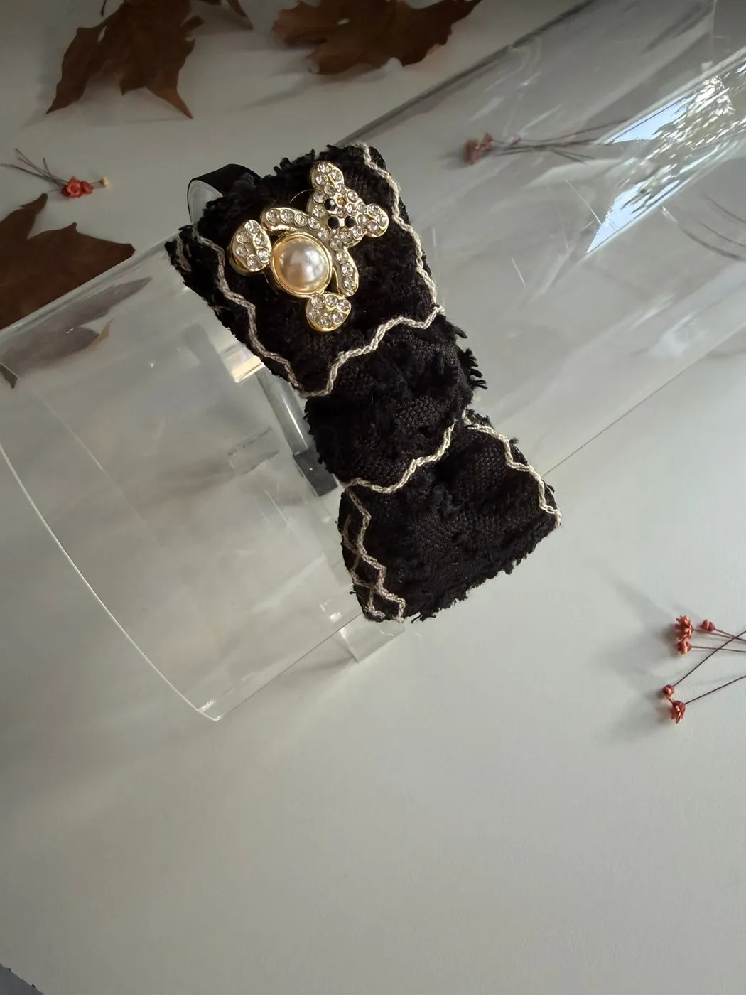 Tiara Turbante Renda Preta com Pérola