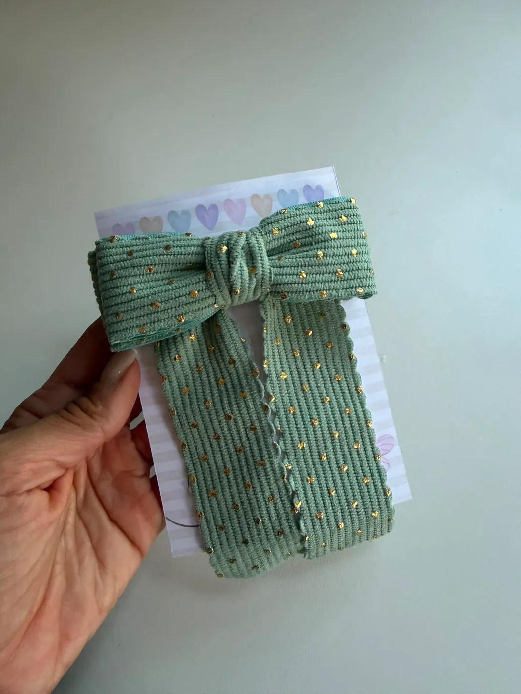 Laço com Pontas Verde Menta Dourado