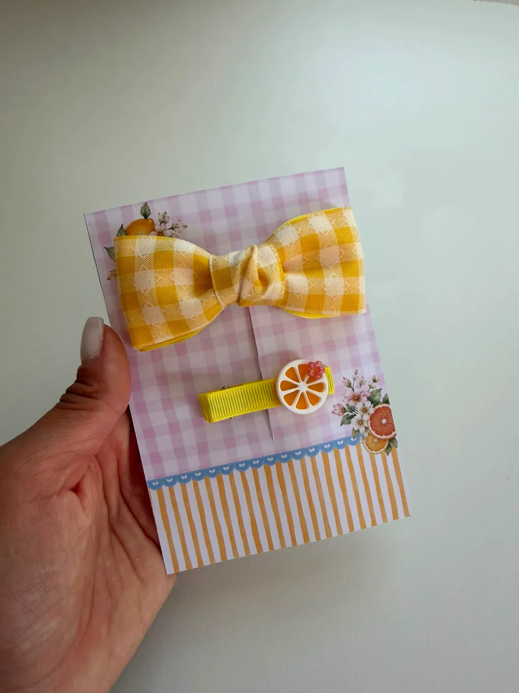 Kit Laço Xadrez Amarelo e Hairclip Laranja