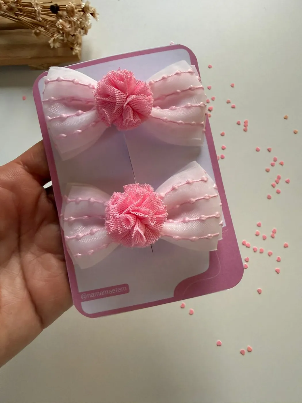 Parzinho Laço Organza Rosa com Pompom