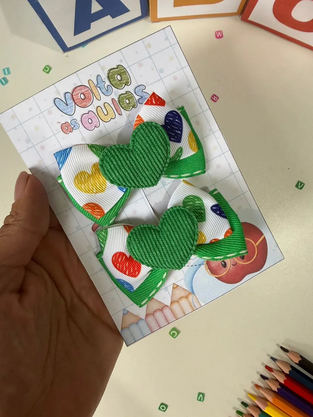 Parzinho Laço Coração Verde Estampado