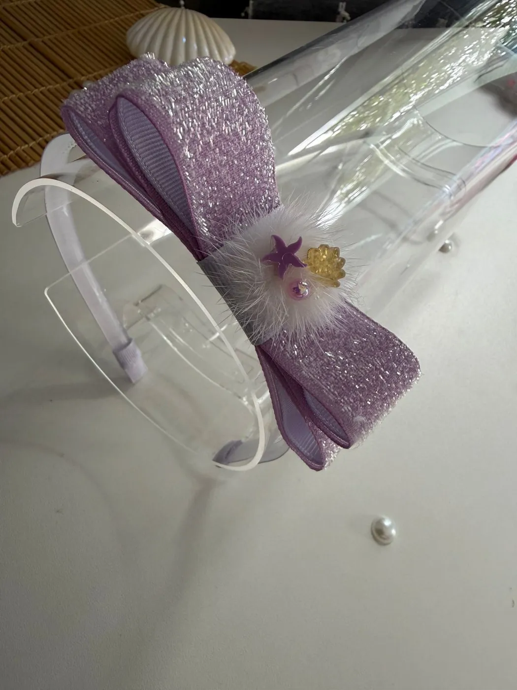 Tiara Laço Lilás Glitter com Pelúcia