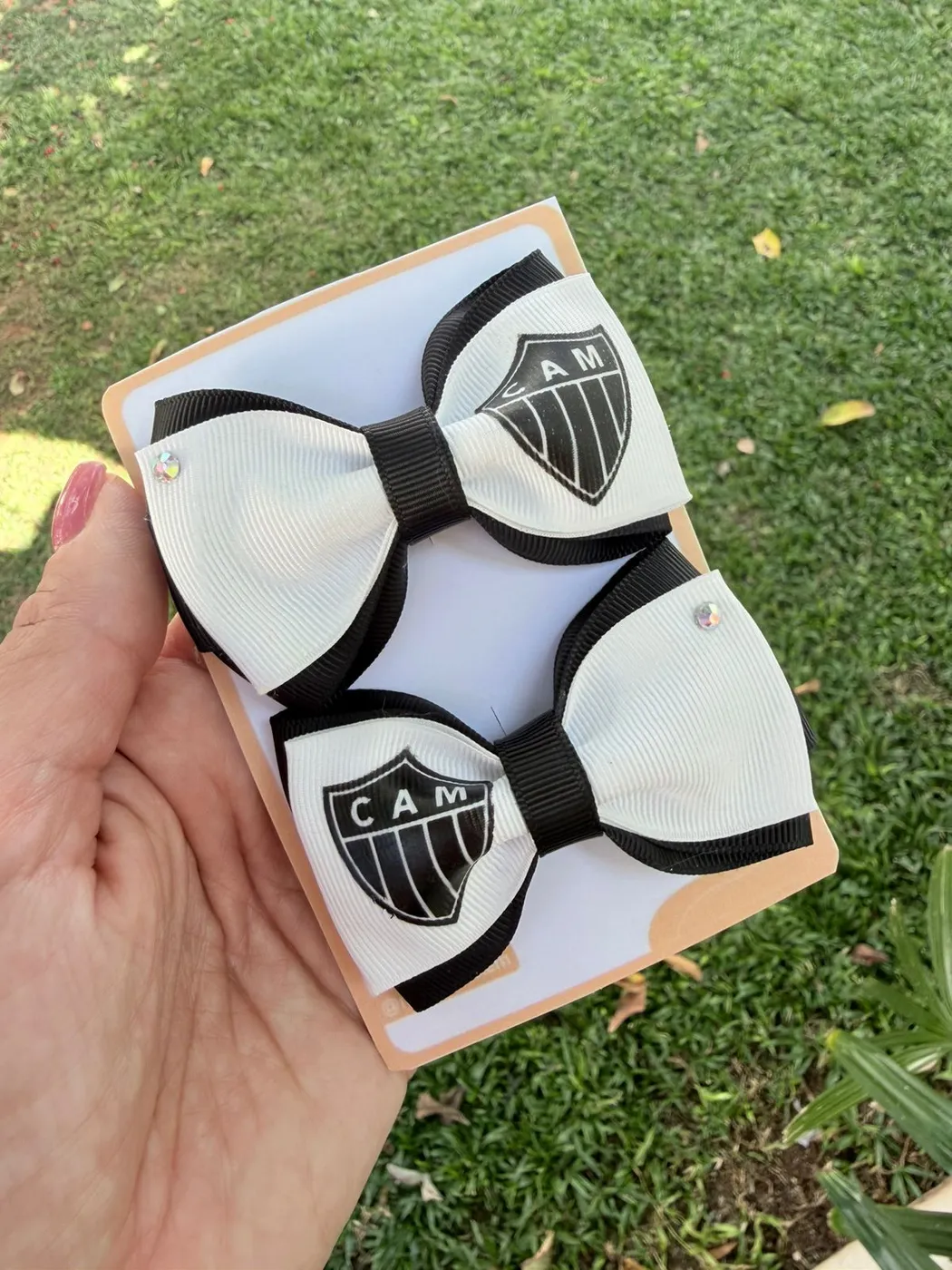 Parzinho Laço Branco e Preto Time Atlético