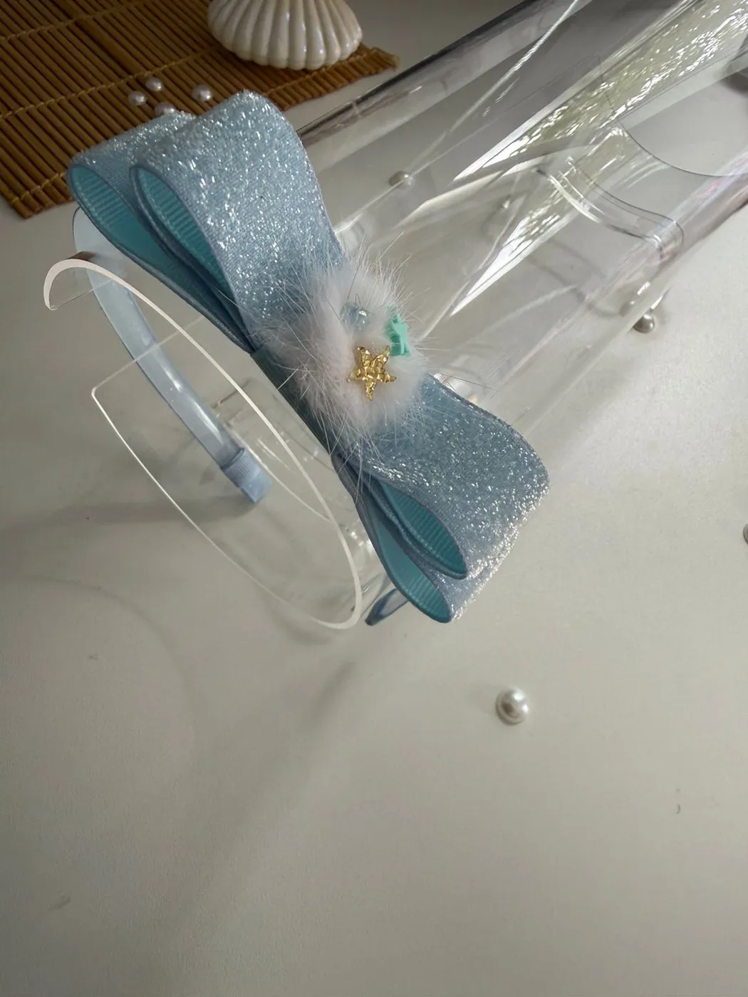 Tiara Laço Azul Glitter com Pelúcia