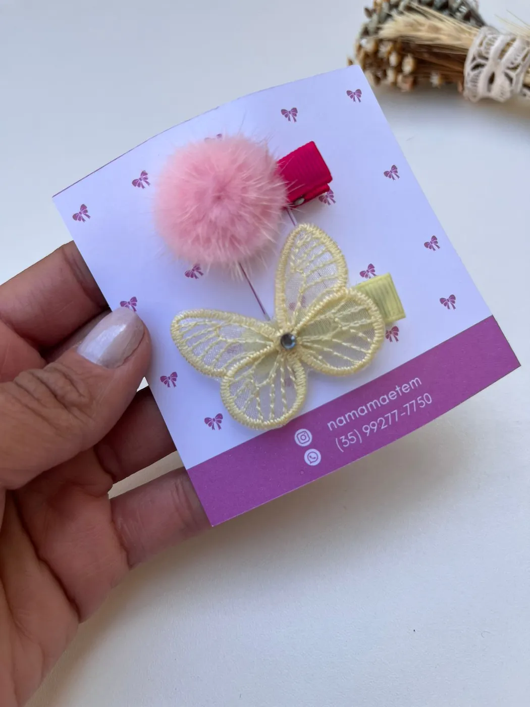 Dupla Hairclip Pompom Rosa e Borboleta Amarela