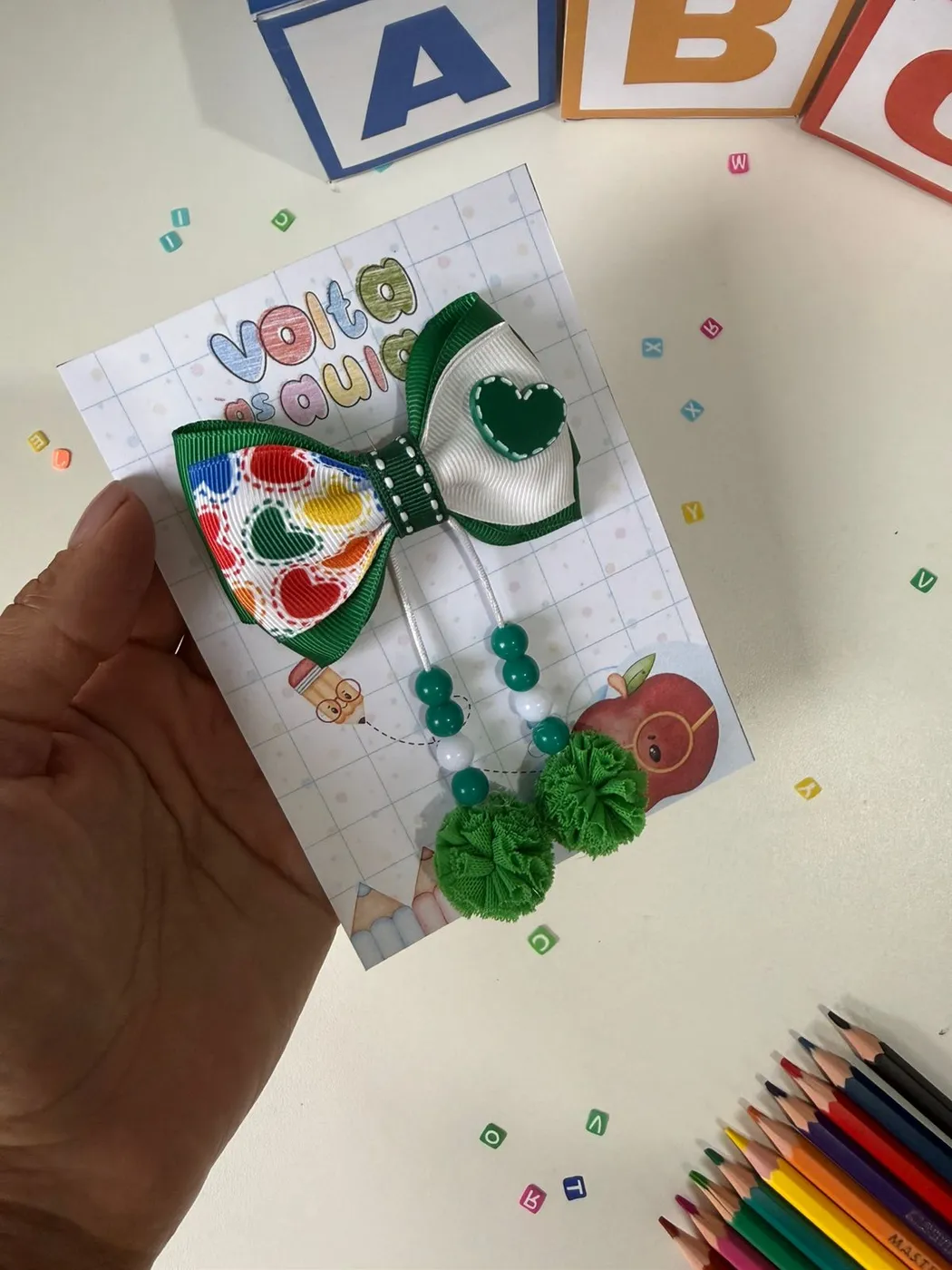 Kit Laço Estampado Verde e Xuxinhas Pompom