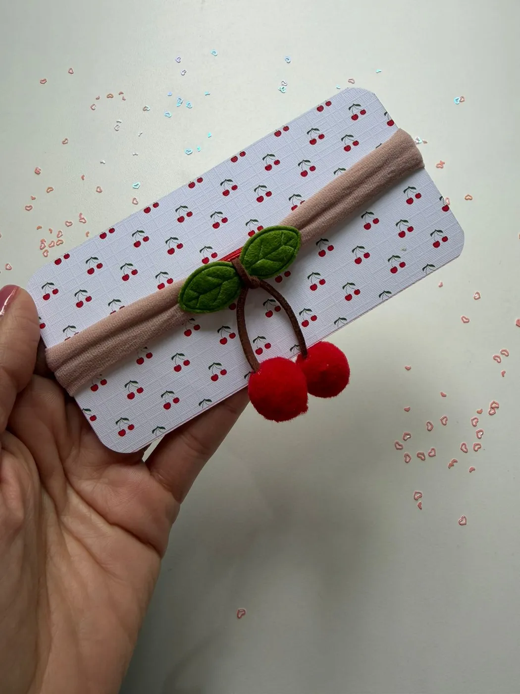 Faixinha de Bebê Cerejinha Pompom Rosê